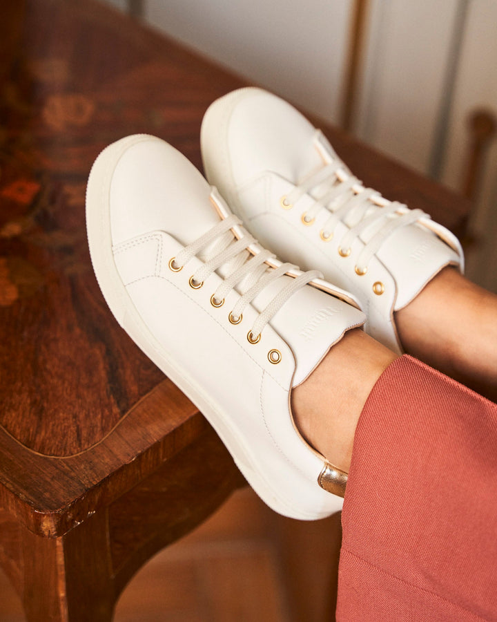 baskets en cuir vegan brodées de motifs floraux, marque Minuit sur Terre