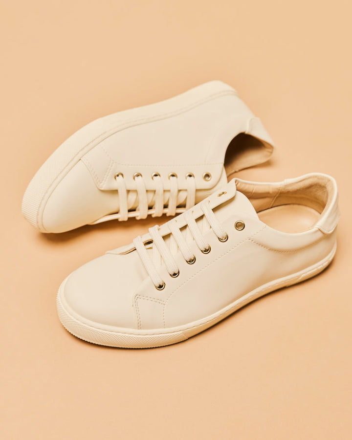 baskets en cuir vegan brodées de motifs floraux, marque Minuit sur Terre