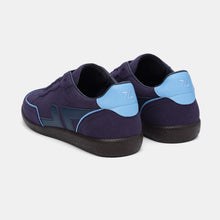 Load image into Gallery viewer, Vue arrière des baskets Delta Marino, détails de la semelle et du talon contrasté.