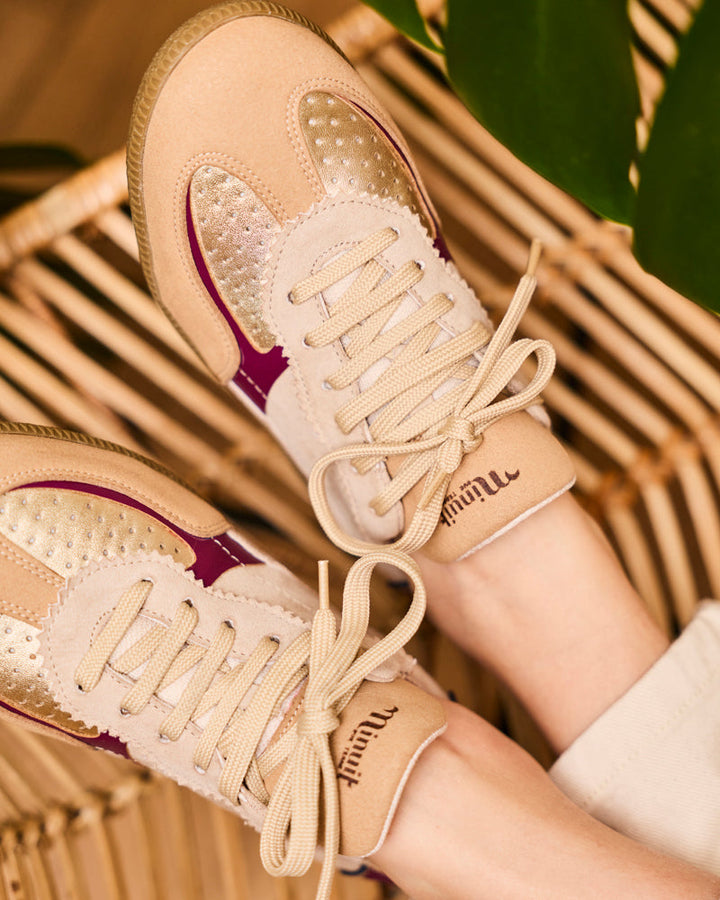 Baskets vegan de la marque Minuit sur Terre, modèle Rive Beige Doré