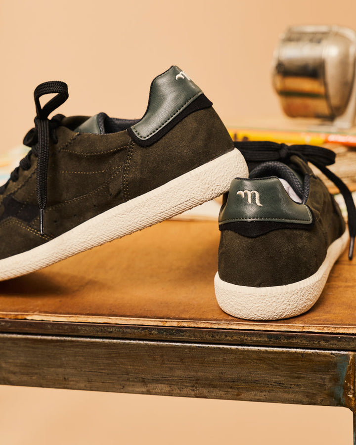 Baskets vegan de la marque Minuit sur Terre, modèle Rive Kaki