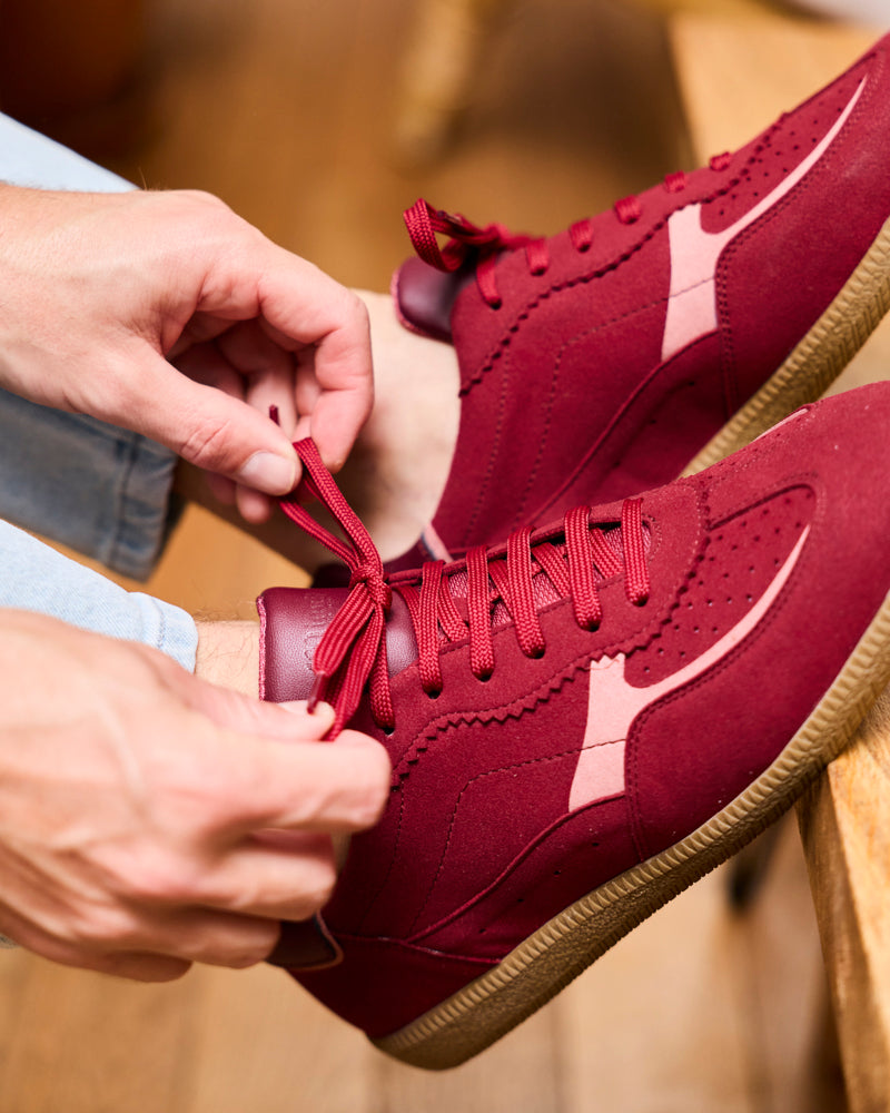 Baskets vegan de la marque Minuit sur Terre, modèle Rive Rubis