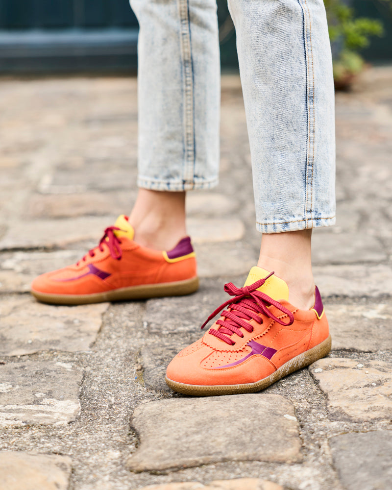 Baskets vegan de la marque Minuit sur Terre, modèle Rive Tangerine