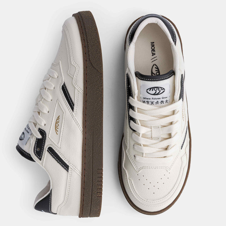 Baskets basses éco responsables blanches et noires