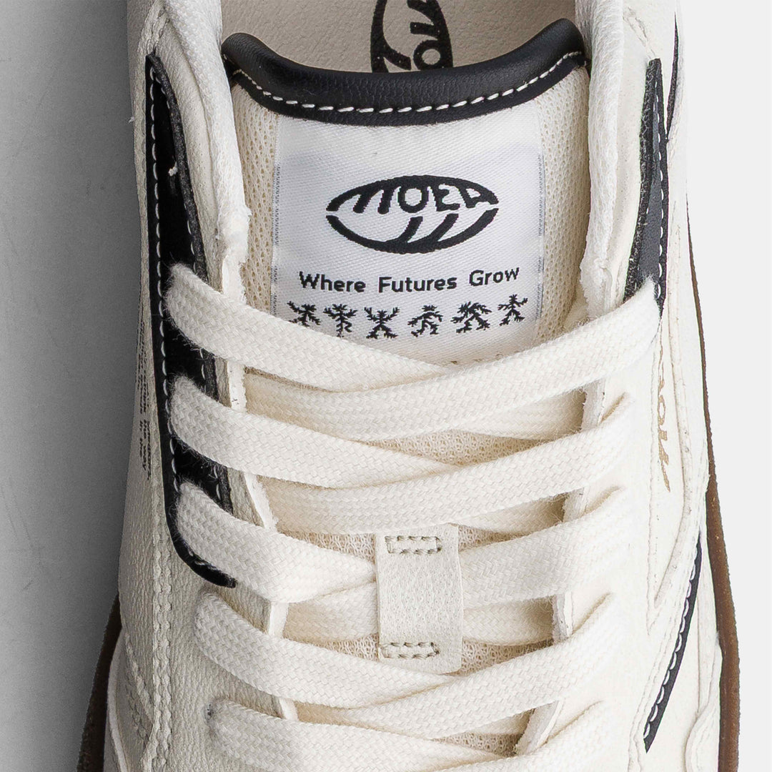 Baskets basses éthiques blanches et noires vegan