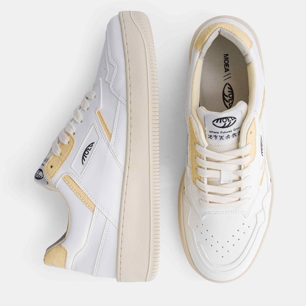 Baskets éthiques blanches et jaunes