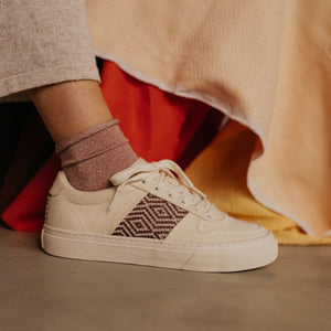 Baskets style etnique avec tissage marron