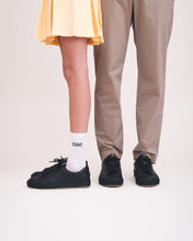 Charger l'image dans la galerie, NAE Scarpe da ginnastica vegane basse unisex città quotidiane nere leggere