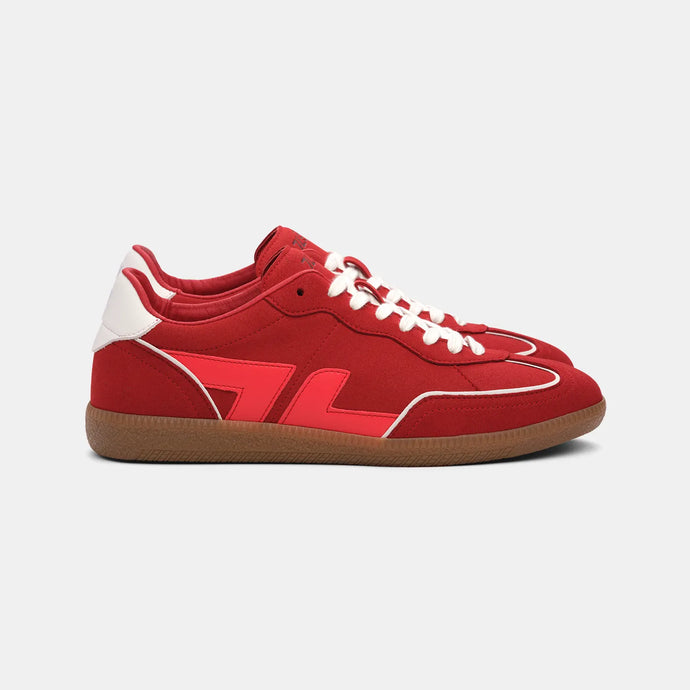 Baskets vegan rouges Delta Grenat, vue de profil, style audacieux et finition écoresponsable.