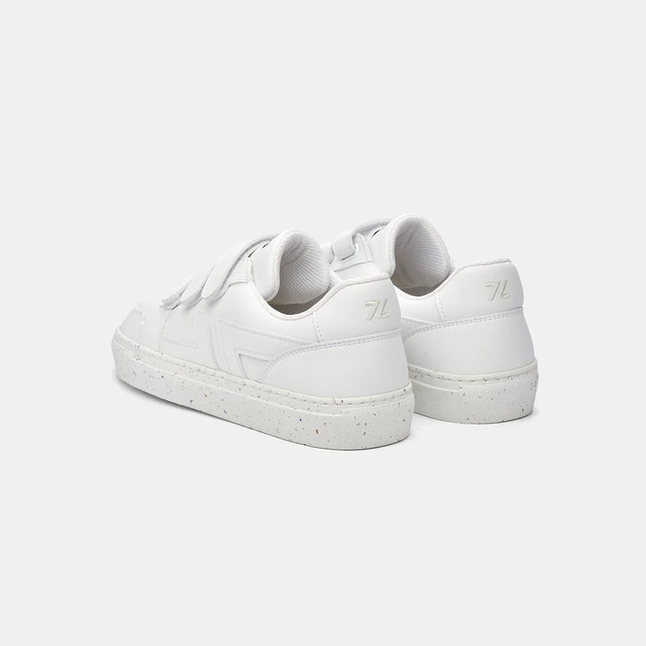 Baskets blanches Alpha Scratch de Zèta, vue arrière montrant les trois bandes velcro