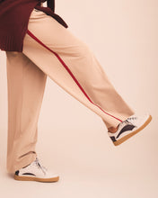 Charger l'image dans la galerie, Veganistische lage witte sneakers met veters, unisex, zolen van natuurlijk rubber en microvezel