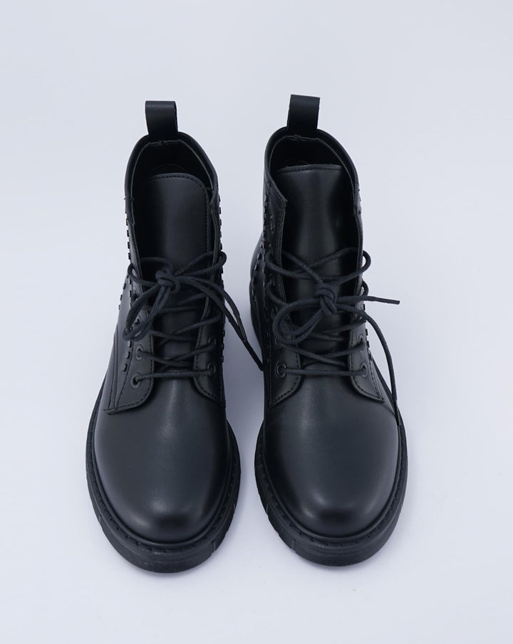 boots noire à lacet