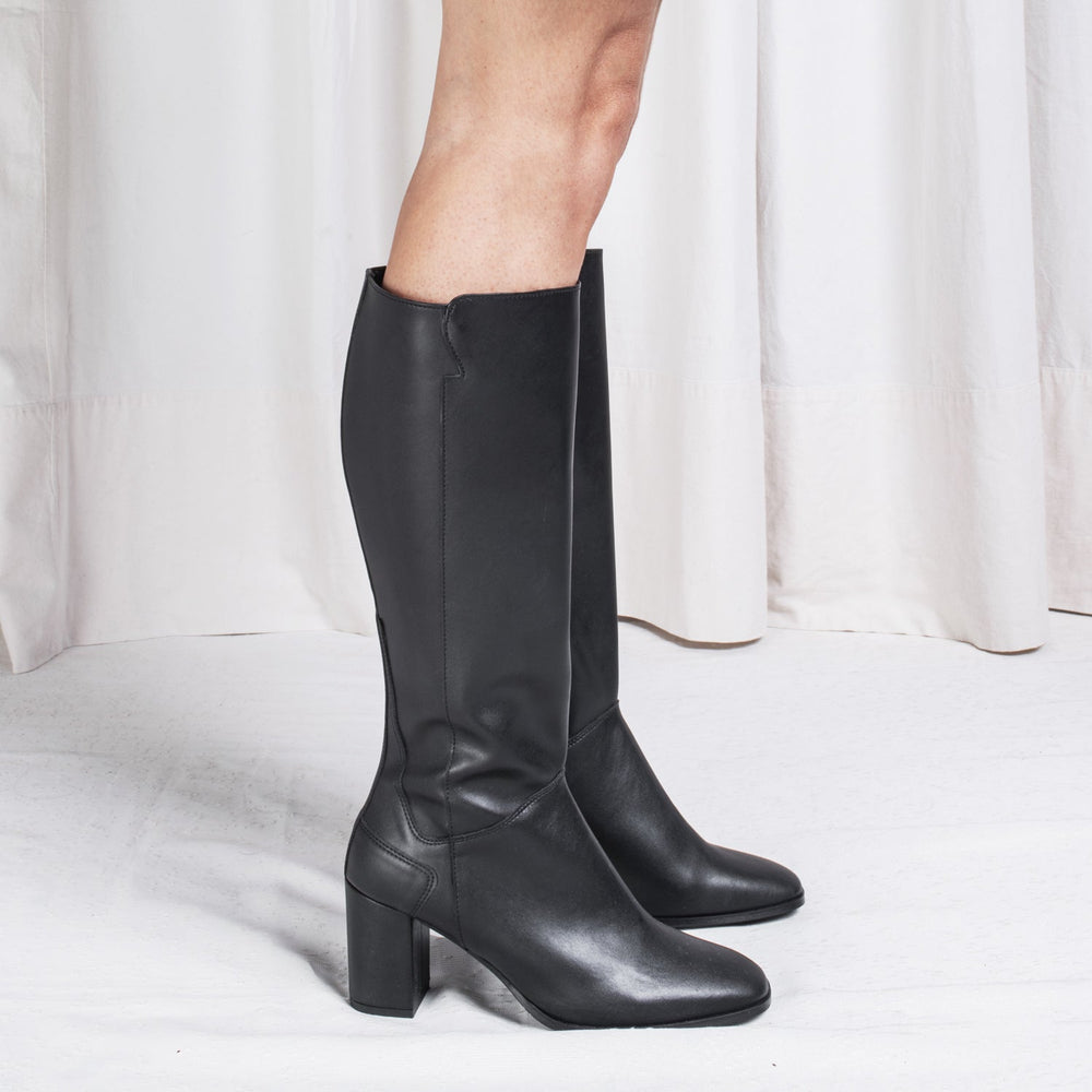 Bottes noires à talon en cuir vegan