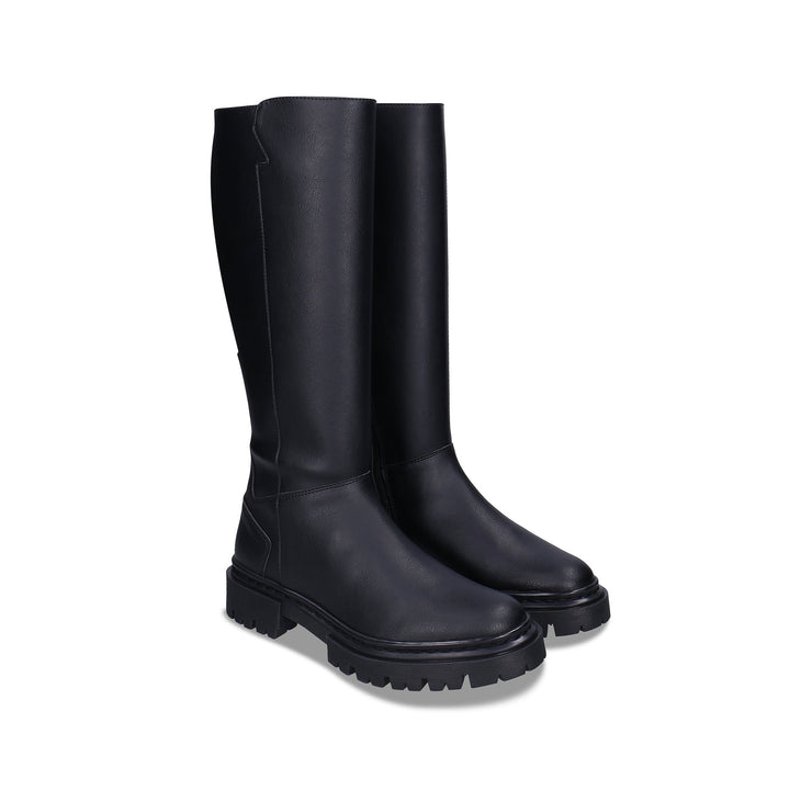 bottes noires en cuir vegan avec grosses semelles chunky