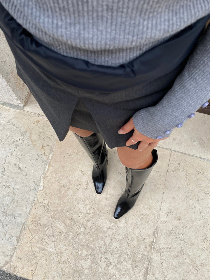 bottes vegan élégantes noires vernies à talon