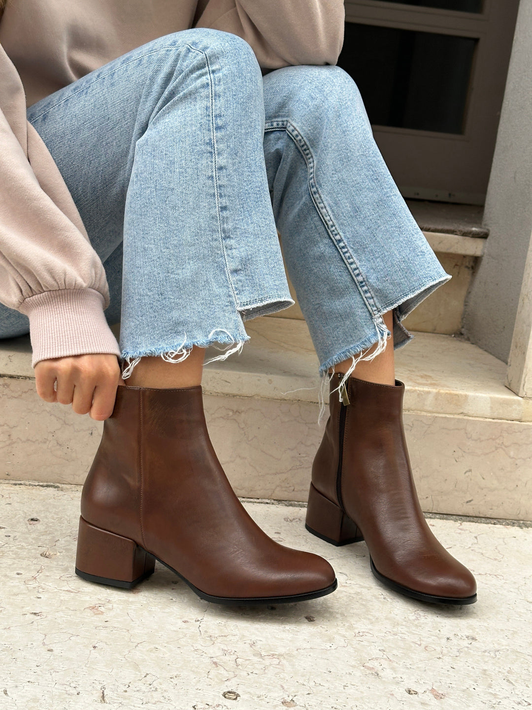 Bottines basses, en cuir vegan marron