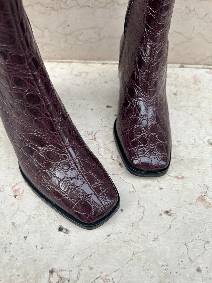 bottines à bout carré bordeau