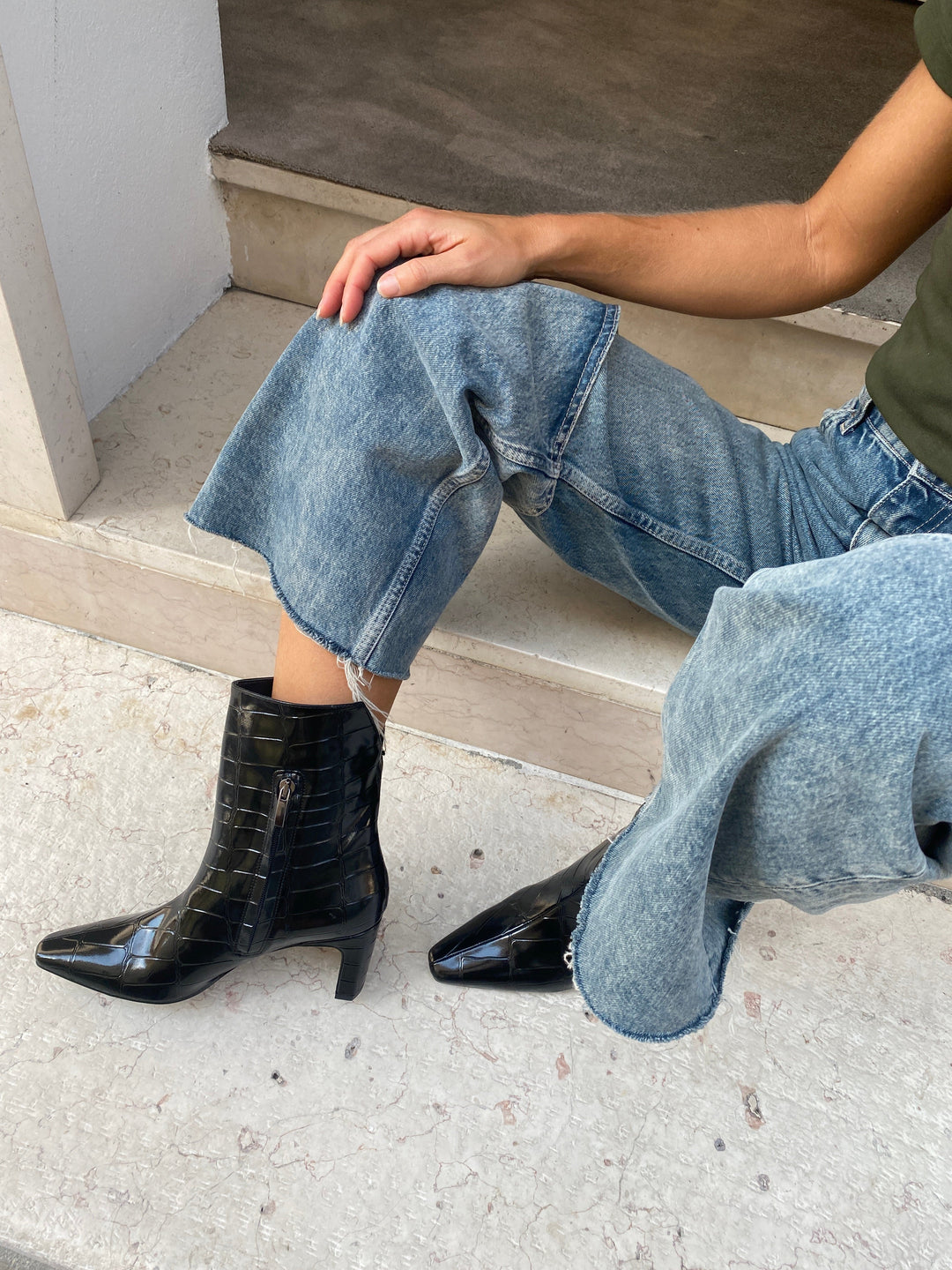 Bottines originales en cuir vegan effet Crocodile Noir