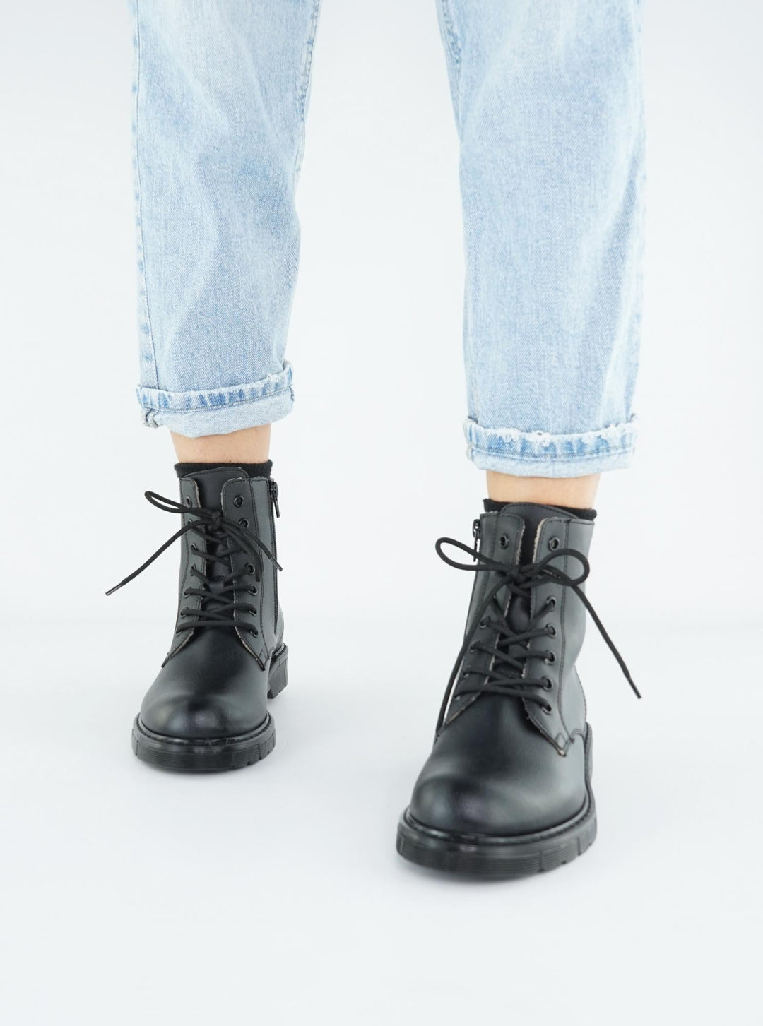 Bottines noirs vegan fourrées