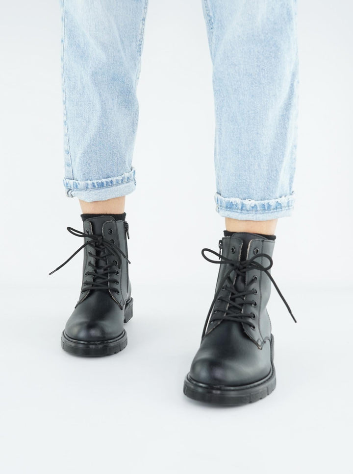 Bottines noirs vegan fourrées