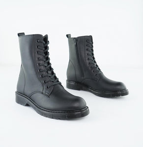 bottines noire à lacet en cuir vegan
