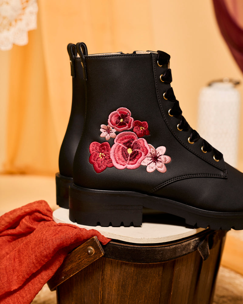 Bottines vegan Minuit sur Terre brodées, modèle Fantaisie Noir