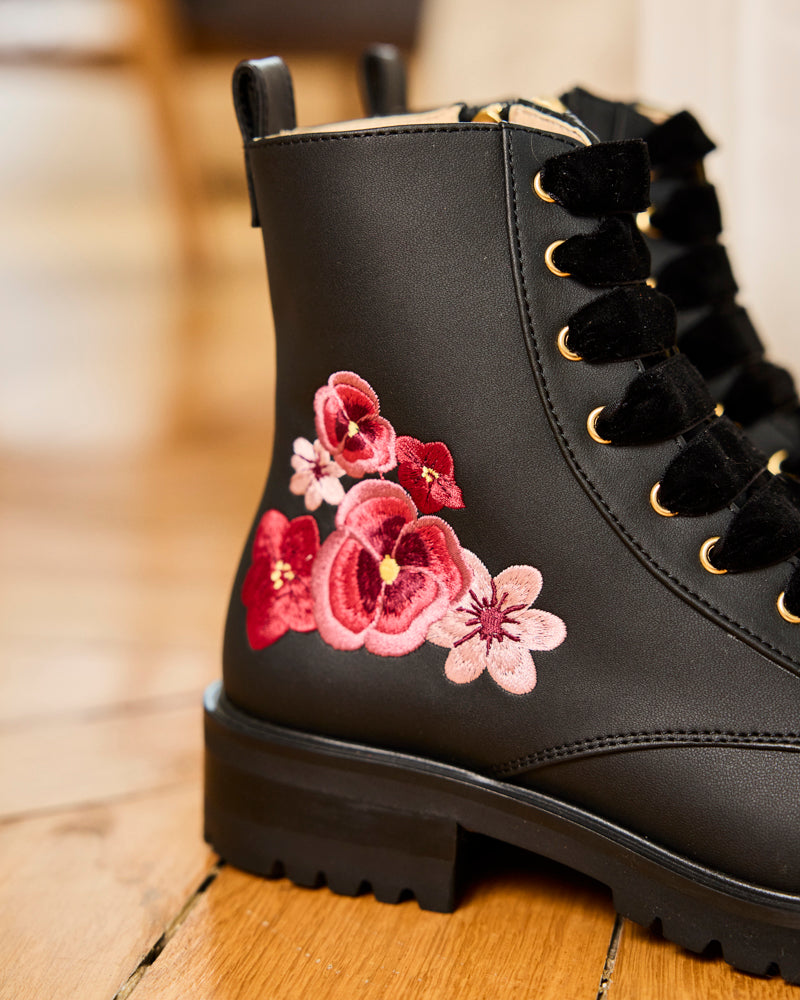 Bottines vegan Minuit sur Terre brodées, modèle Fantaisie Noir