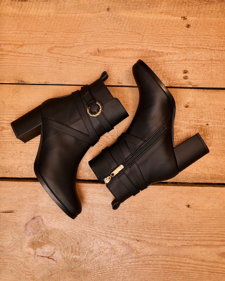 Bottines vegan de la marque Minuit sur Terre, modèle Relief Noir