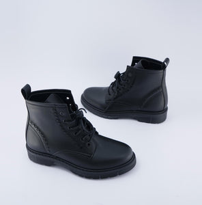 bottines noire à lacets véganes