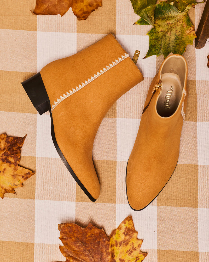 Bottines vegan à talons de la marque Minuit sur Terre, modèle Yvoire Camel
