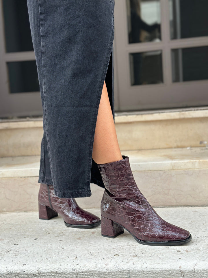 bottines à talon bordeaux texturée