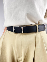 Charger l&#39;image dans la galerie, ceinture en cuir vegan noir et rouge réversible