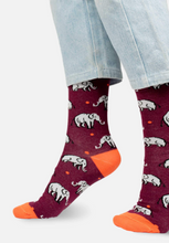 Load image into Gallery viewer, Chaussettes à motifs d&#39;Eléphants