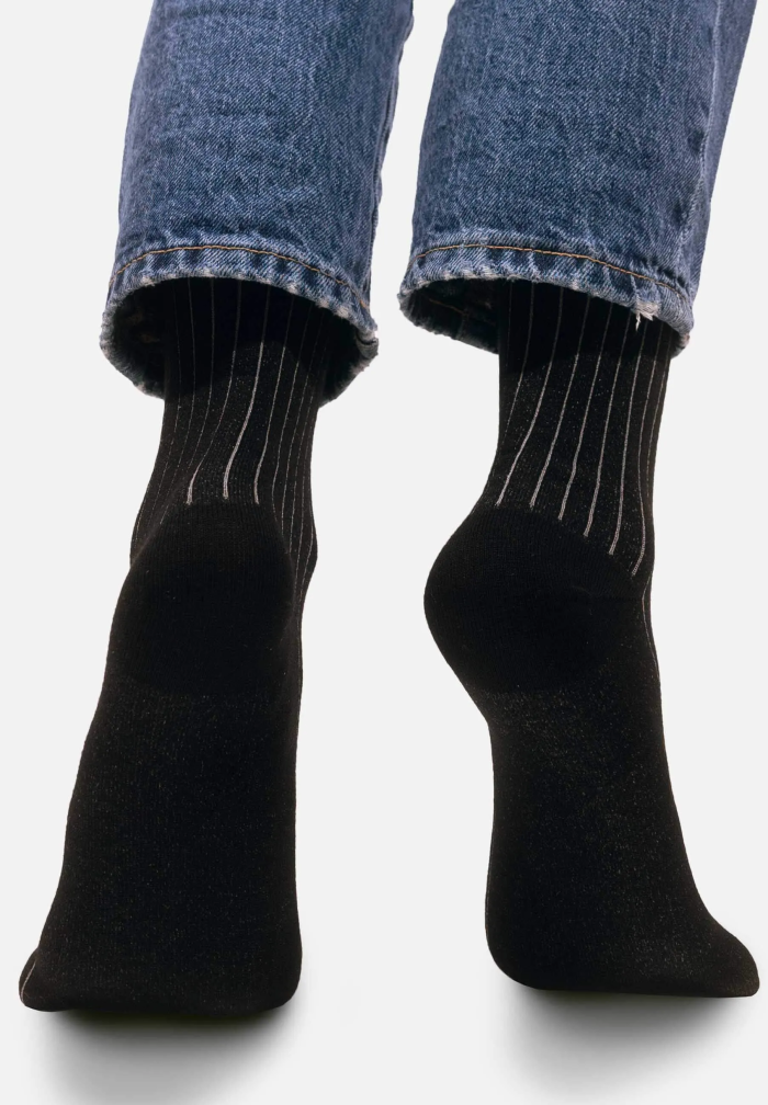 chaussettes noires avec rayures blanches en coton bio