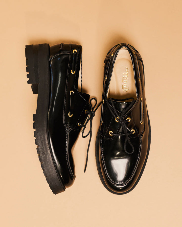 Chaussures bateau vegan de la marque Minuit sur Terre, modèle Glacier Noir