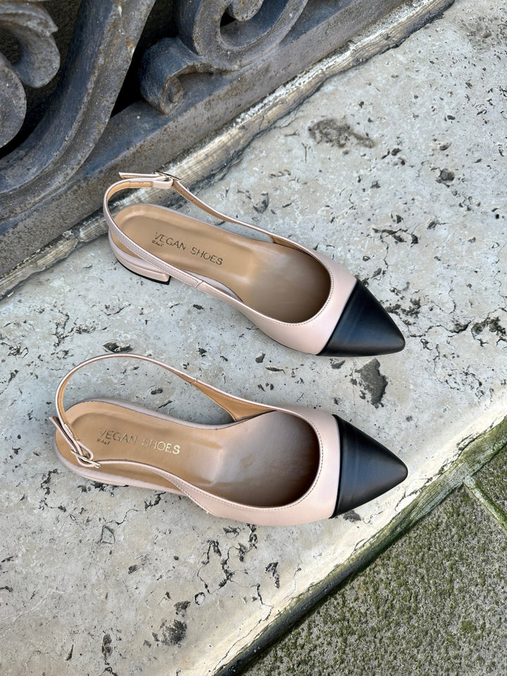 Chaussures vegan type escarpins plats à bout pointu, bicolor