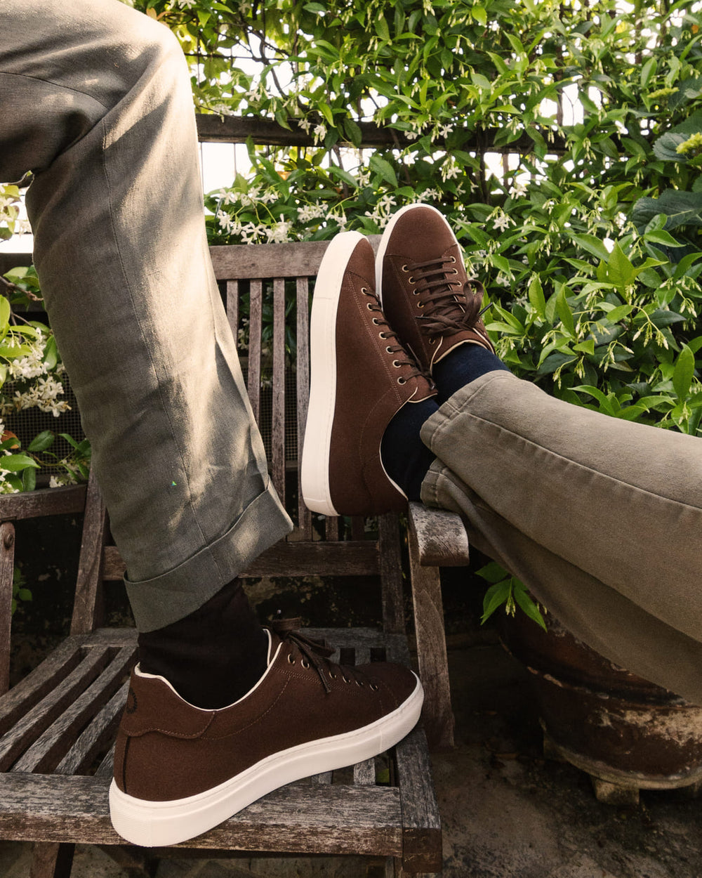 Baskets en daim suede vegan marron