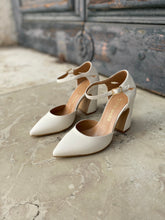 Load image into Gallery viewer, Chaussures de mariage à talons vegan 