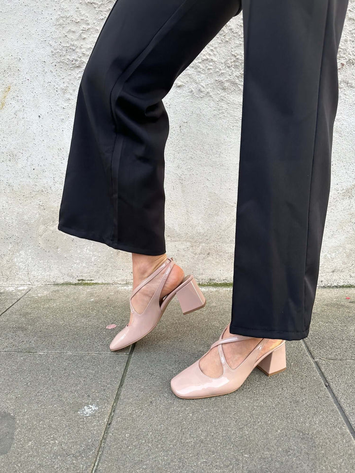 chaussures à talons en cuir vegan verni rose clair
