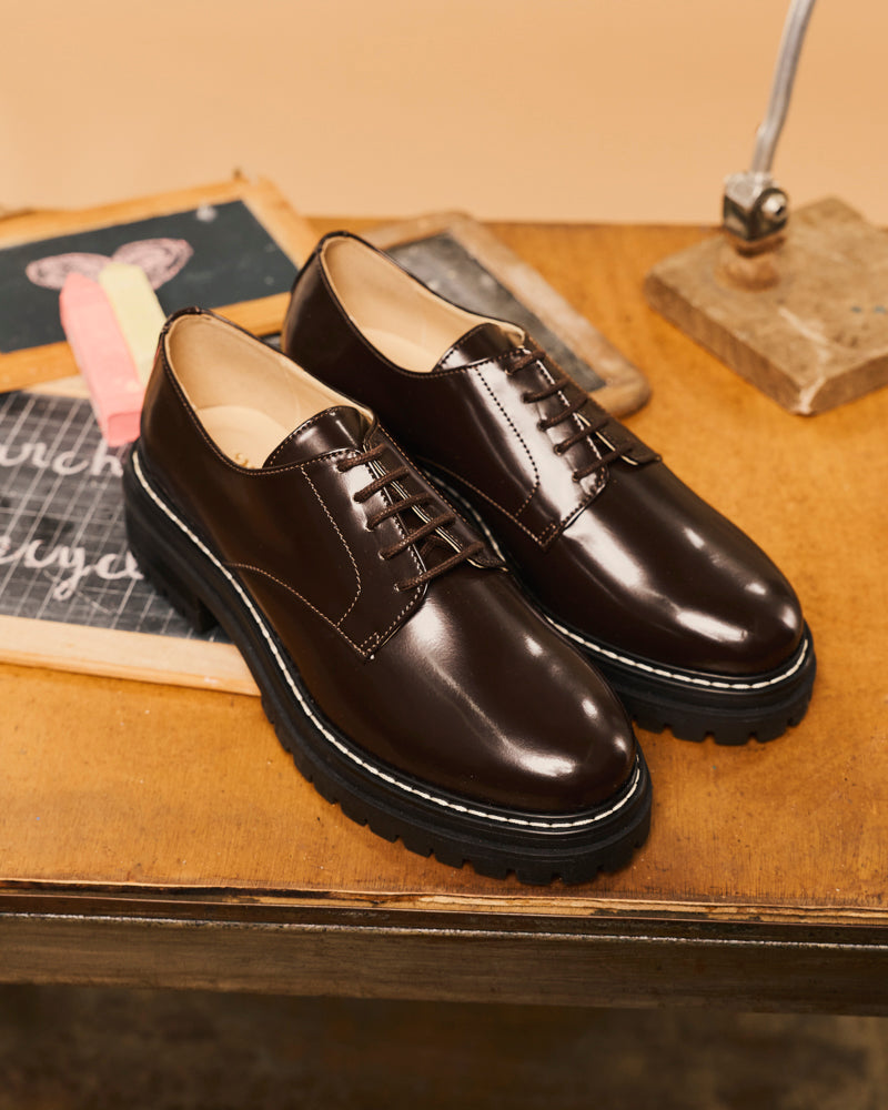 Chaussures de ville vegan à lacets de la marque Minuit sur Terre, modèle Edelweiss Chocolat