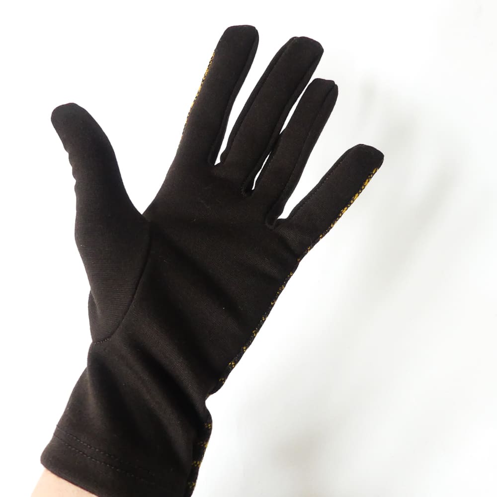 gants motifs carreaux moutarde et marron
