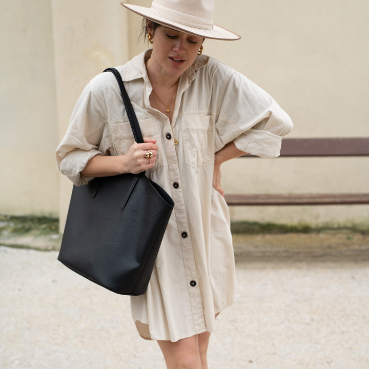 grand sac cabas noir en cuir vegan 