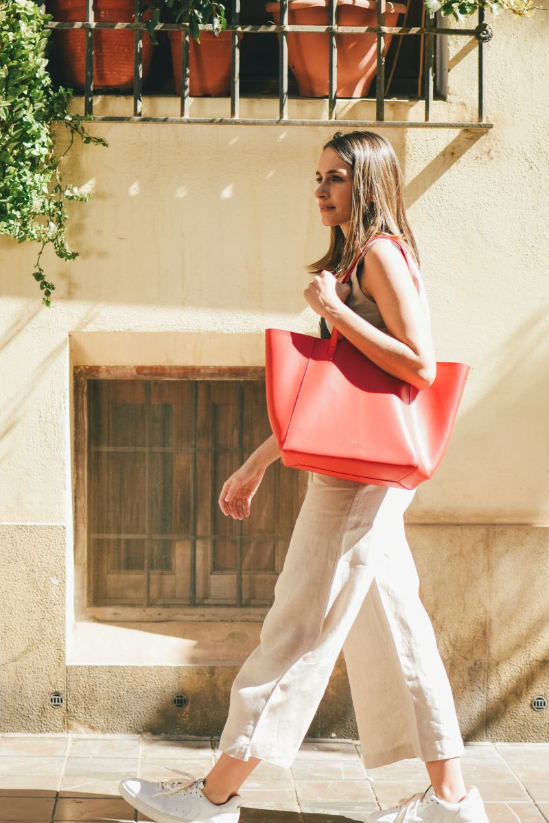 grand sac en cuir vegan rouge