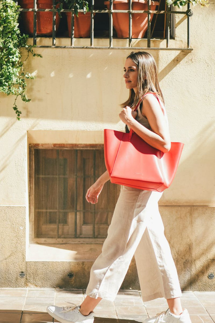 grand sac en cuir vegan rouge