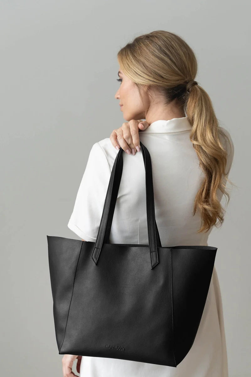 grand sac noir en cuir vegan