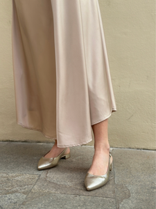 chaussures vegan type ballerines pointues dorées