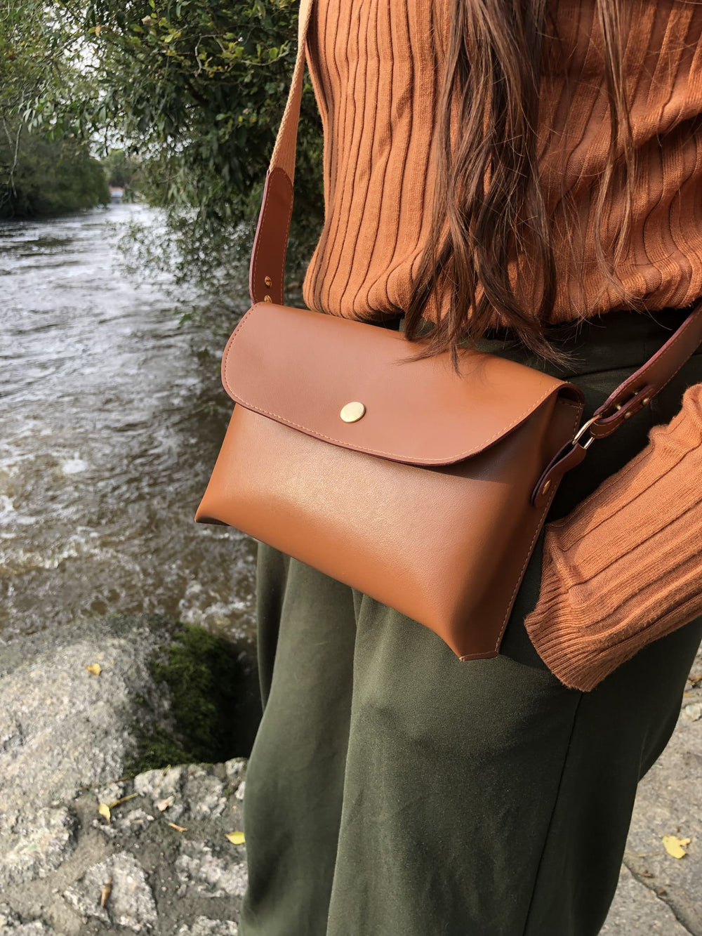 sac à main en cuir vegan marron