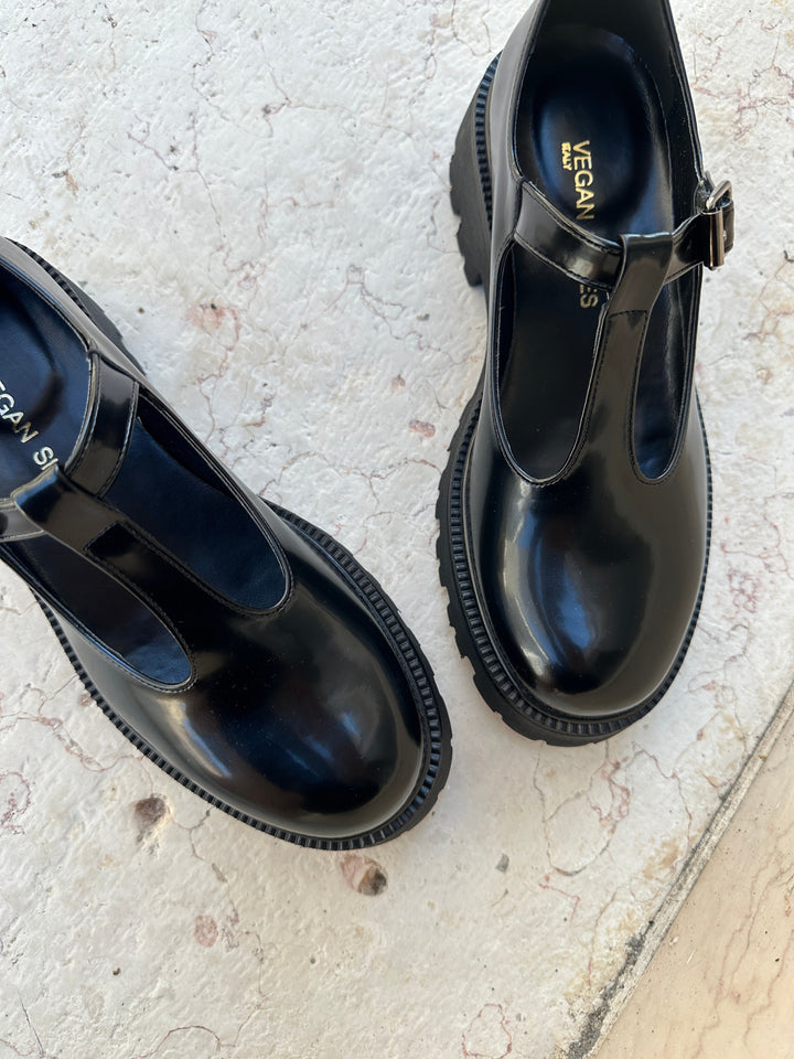 chaussures babies noires vernis vegan