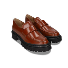 Load image into Gallery viewer, Women flats with ridged soles | NAE Footwear