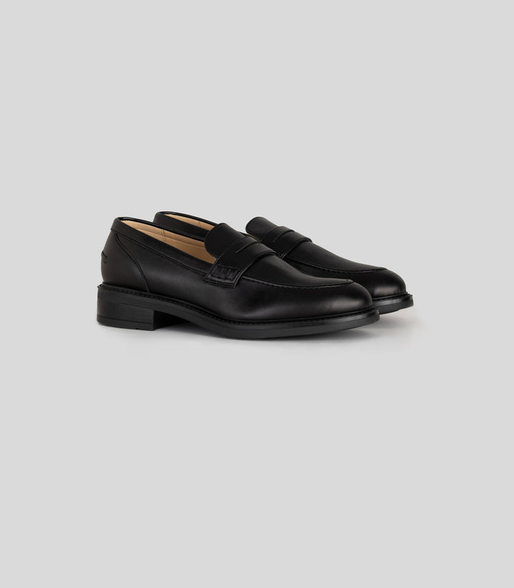 mocassins élégants en cuir vegan noir pour femme